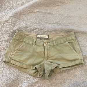 Abercrombie shorts size 4 (w27)